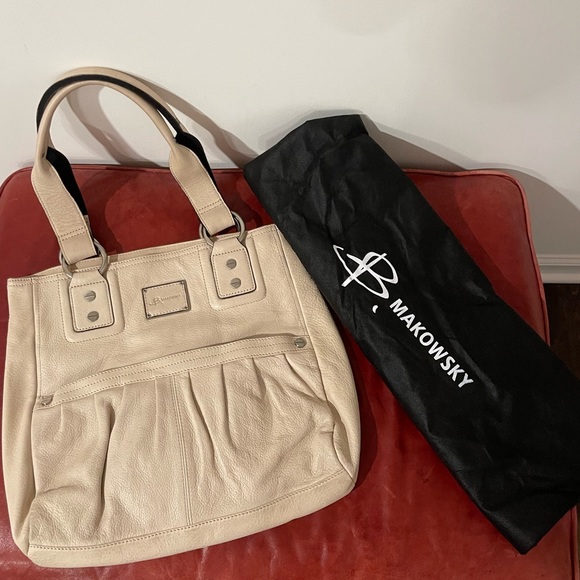 B Makowsky Shoulder Bag - Picture 1 of 7